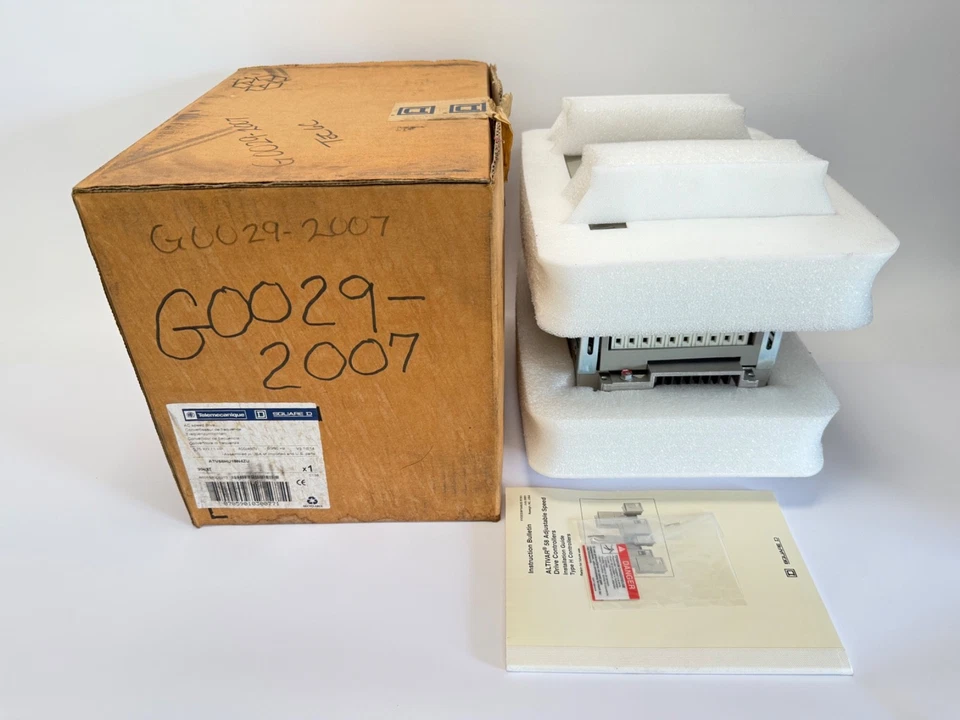 Controlador de unidade de velocidade Telemecanique ATV58HU72N4Z ATV58HU72N4ZU quadrado D - Imagem 2 de 4