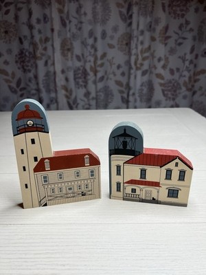 Vintage Cat s Meow Set Of 2   Sandy Hook Lighthouse & Admiralty Head Lighthouse