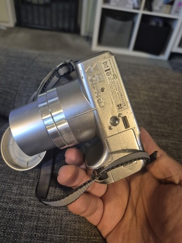 Kodak EasyShare Z612 6.1MP Digital Camera Silver w/Case & 2 Battery + Charger - Picture 10 of 17