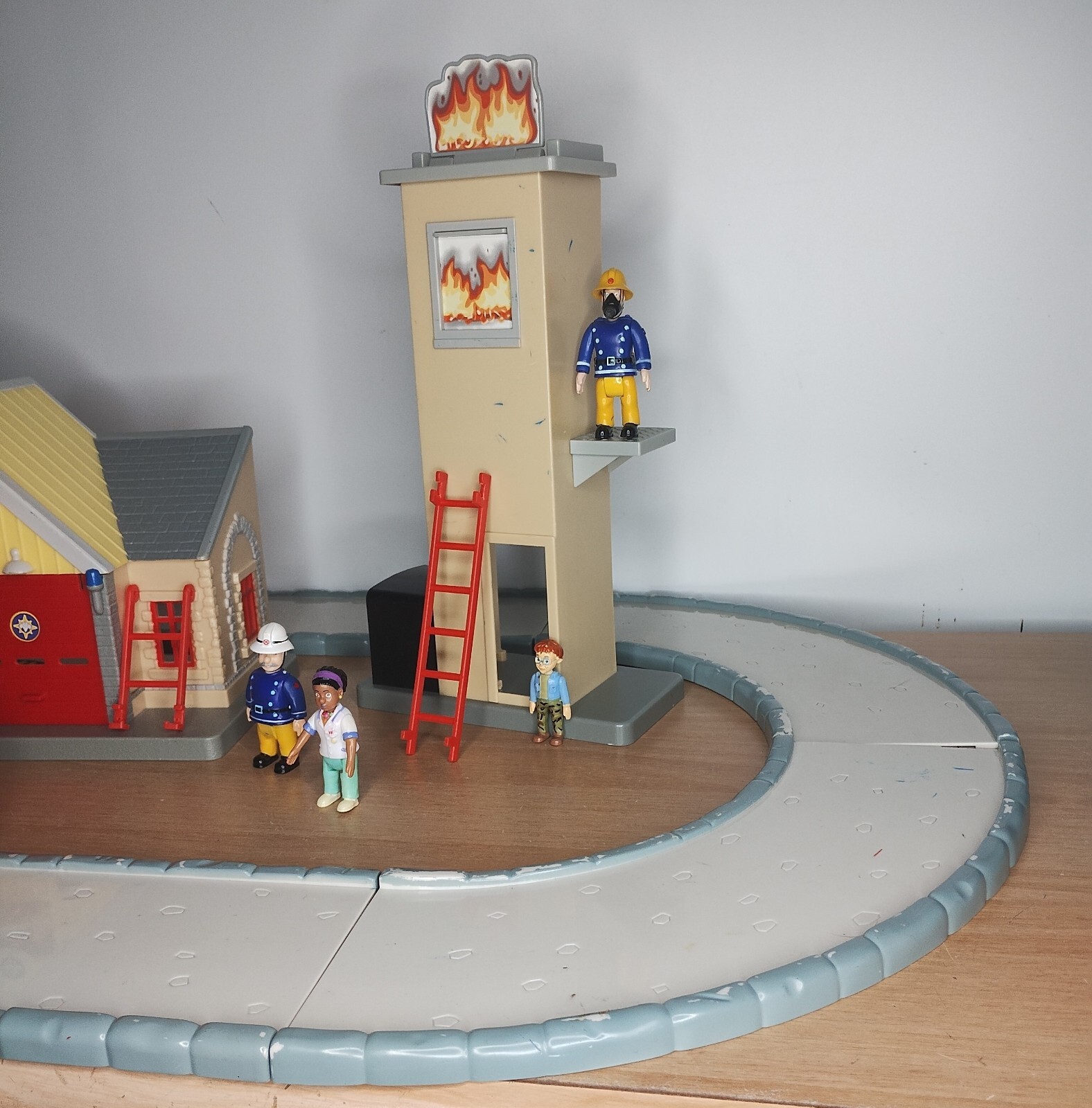 Picture 3 of 13