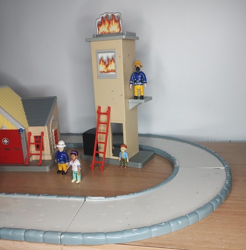Fireman Sam Bundle Norman Price Station Officer Steel Venus Truck With Track. - Picture 3 of 13