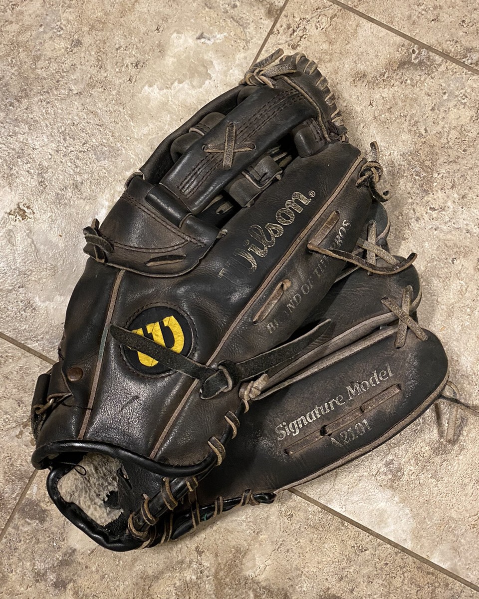 Wilson Baseball Glove Model A2101 Black Leather Signature Model