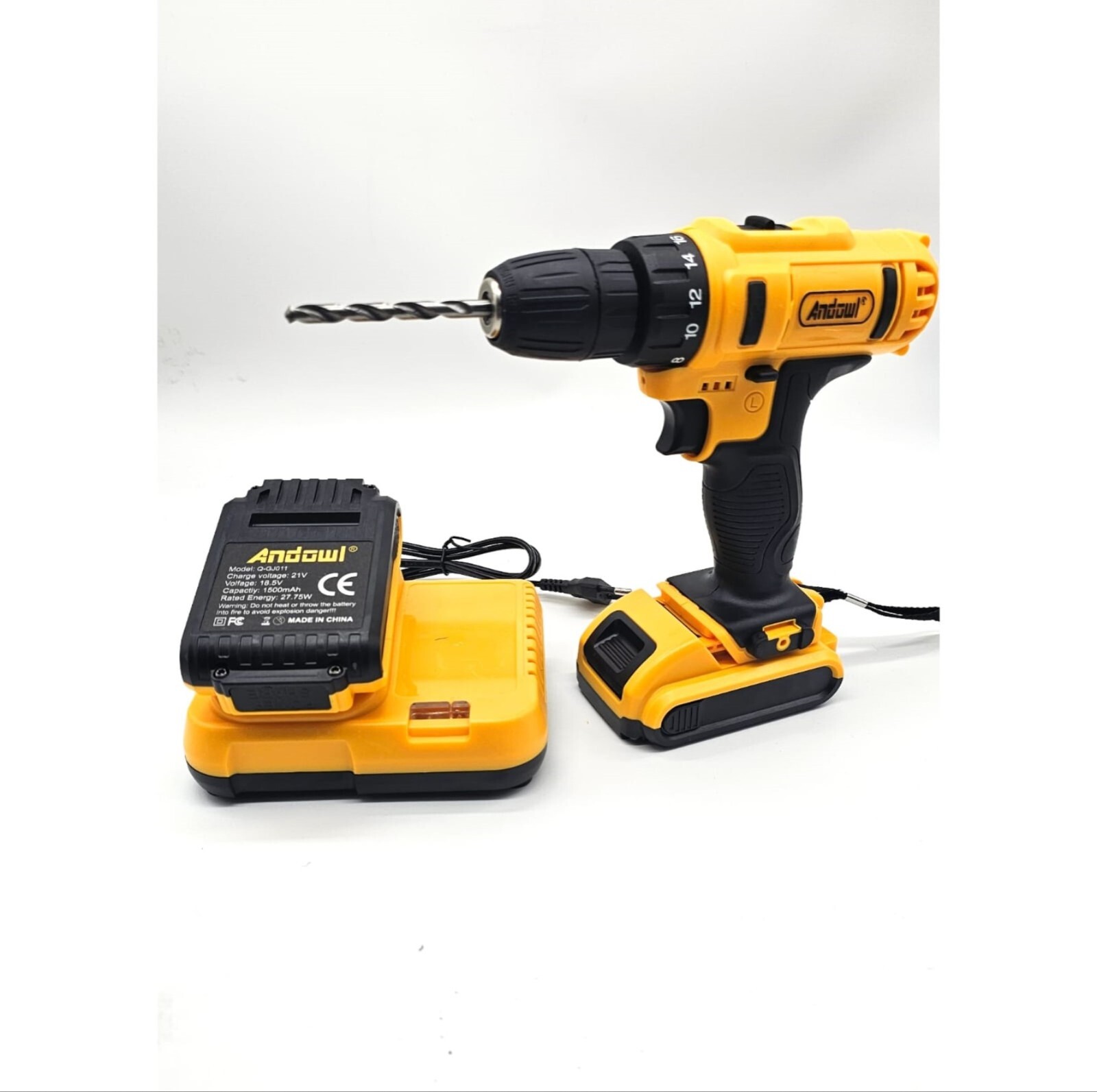 Kit Fai-da-te: Trapano Avvitatore 21V Cordless + Set Utensili Completo