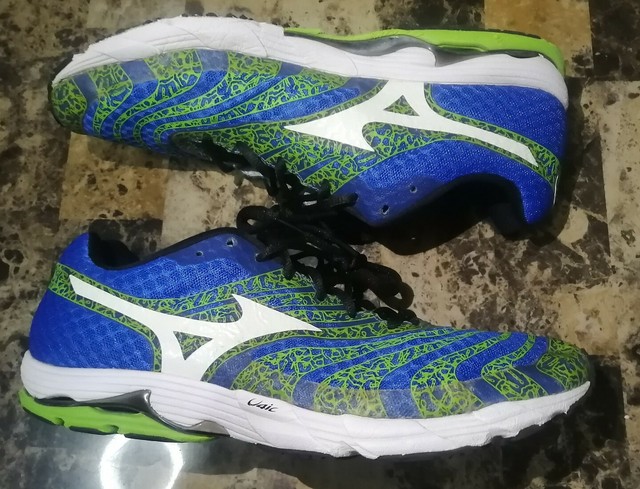 mizuno sale running shoes