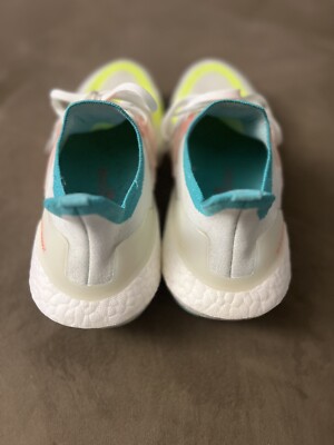 adidas gazelle silver green womens adidas ULTRABOOST 22 Running Shoes | Triple White