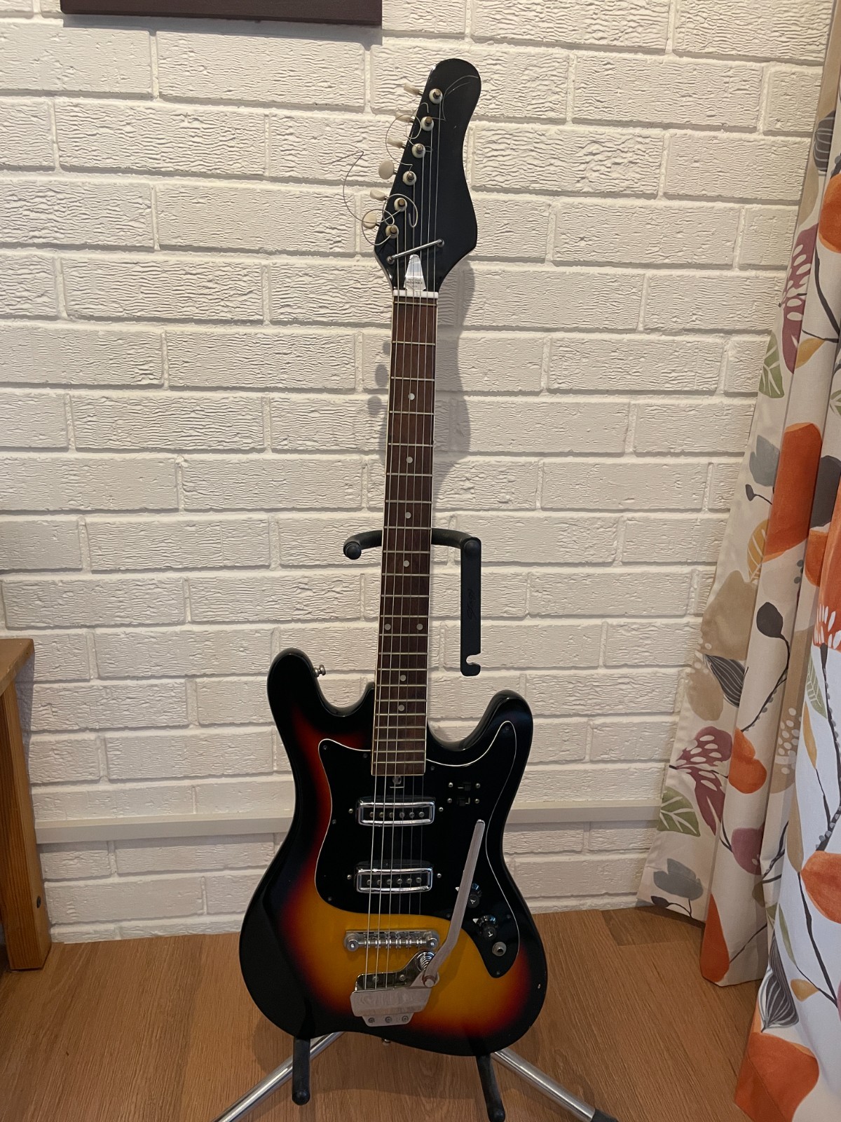 Teisco / Audition / Woolworths 7002 guitar 1970
