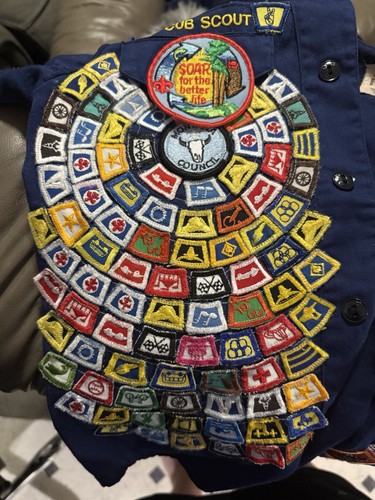 Camisa de Colección BSA Boy Scouts Cub Juvenil Manga Larga Azul Abotonada Con Parches - Imagen 2 de 16
