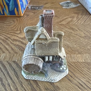 David Winter "Stale Ale" 2001 Guild Member Only Cottage w/ Box