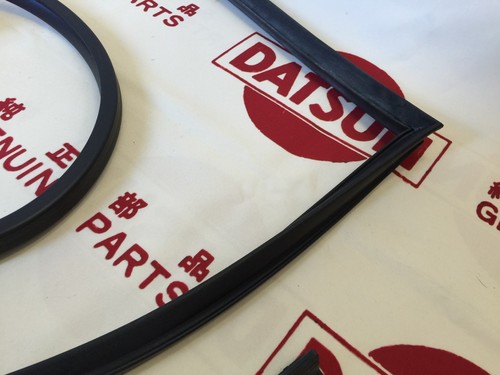 DATSUN 1200 Weatherstrip Front Door Rubber Seal RH (Fits NISSAN B110 B120 Ute) - Picture 10 of 12