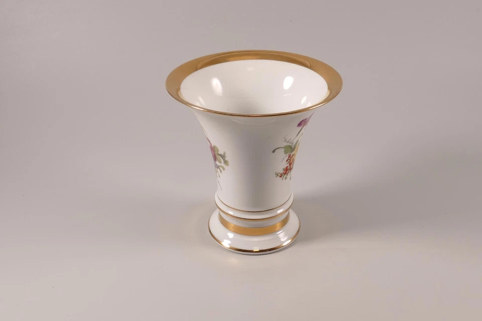 Fürstenberg Vase mit Blumen breiter Goldrand Höhe 14,4cm. - Bild 2 von 4