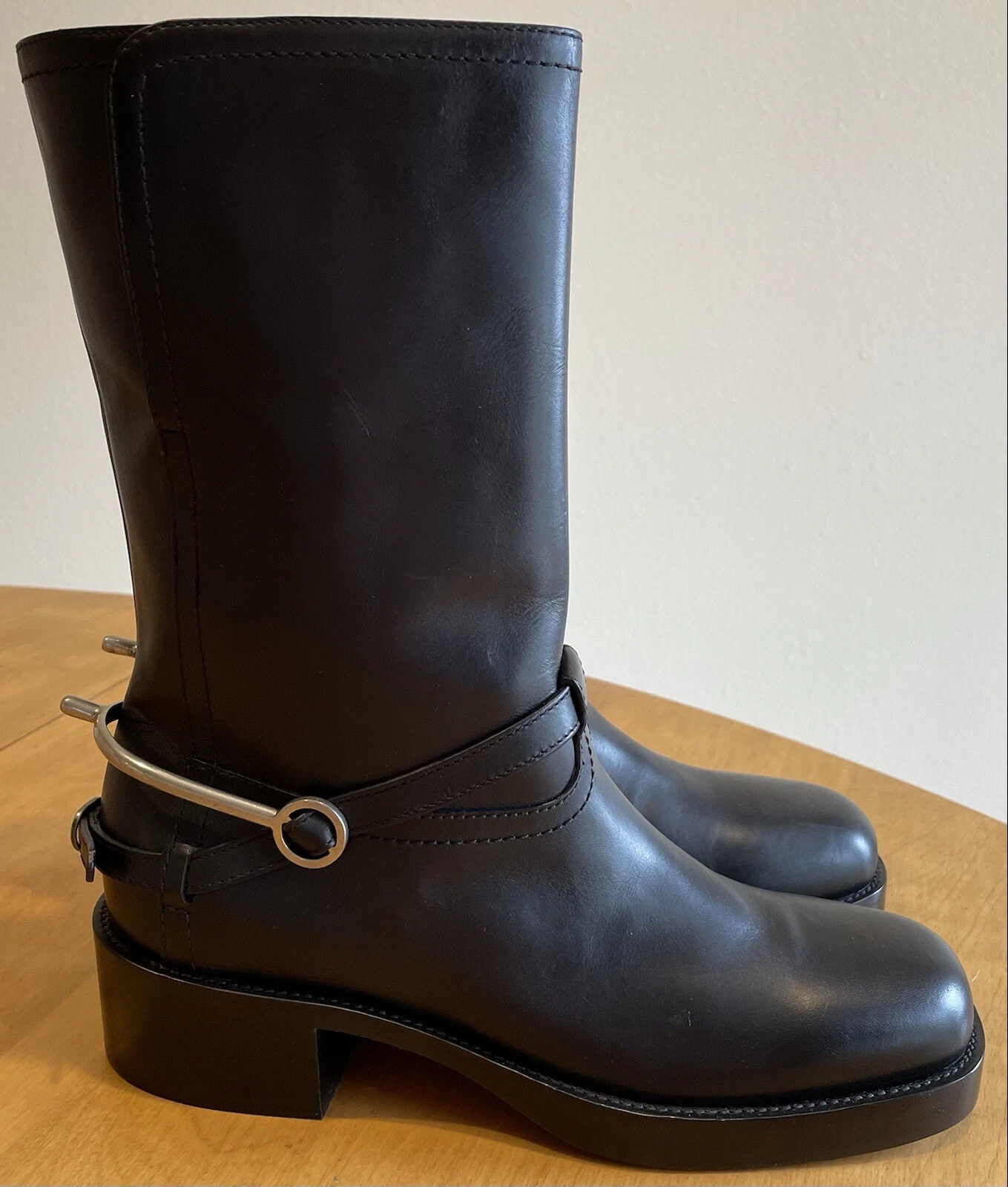 Chaussures bottes d'équitation hautes neuves Christian Dior en cuir noir taille 38 