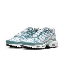 nike palm green