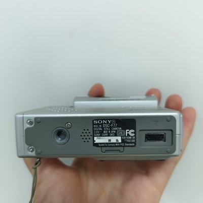 SONY Cyber-shot DSC-F77 Compact Digital Camera Silver Rare 90% New