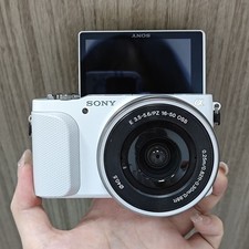 SONY Alpha NEX-3N mirrorless Digital Camera 16.10 MP With Sony E 16-50mm lens