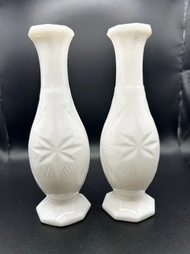 Vintage White Milk Glass Set Of Two Bud Vases Starburst Pattern