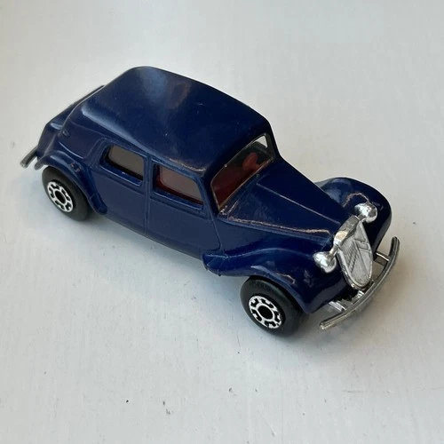 Matchbox Citroen 15 CV Traction Avant Dark Blue/Red Interior MB44 Vintage 1986