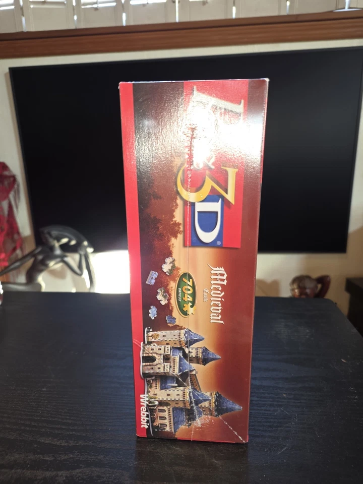 Sealed Wrebbit Puzz 3D Medieval Castle Dimensional 704 Pcs Puzzle - Image 2 of 4