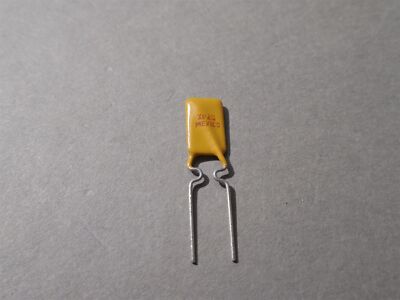Lot of 500 Raychem RUE110 PolySwitch Resettable Fuse
