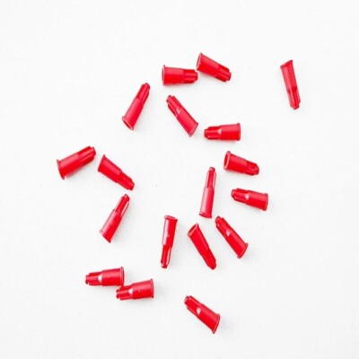 100Pcs Mehrfarbige Spritze Nadelkappe Spritze Verteiler Nadeldichtungsstopf