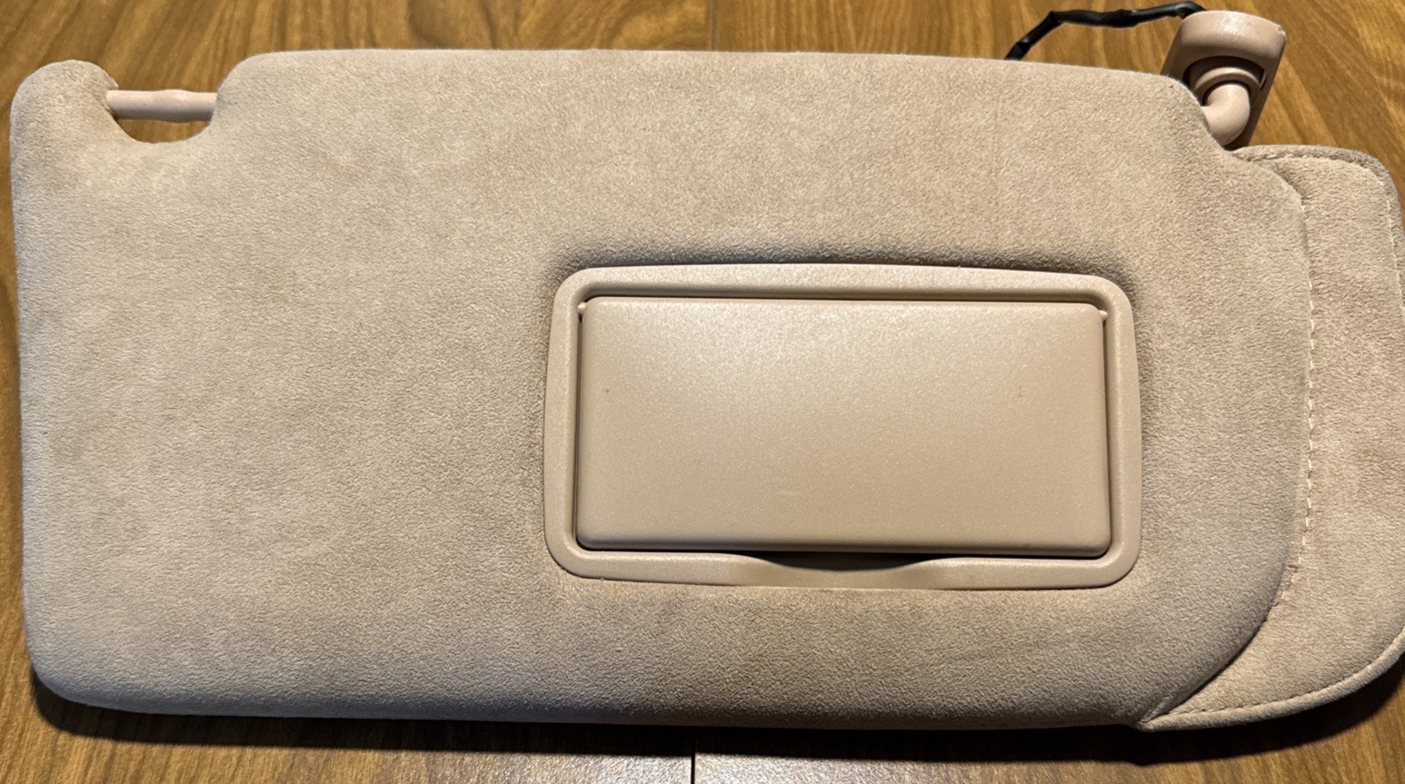 2003-19 Maserati Quattroporte M139 Right Sun Visor Sunvisor Shade OEM