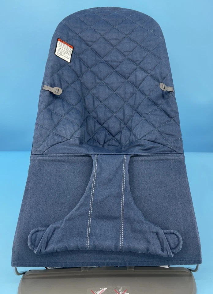 BabyBjorn Bouncer Balance Soft Woven/Classic Quilt Blue - Image 4 of 4
