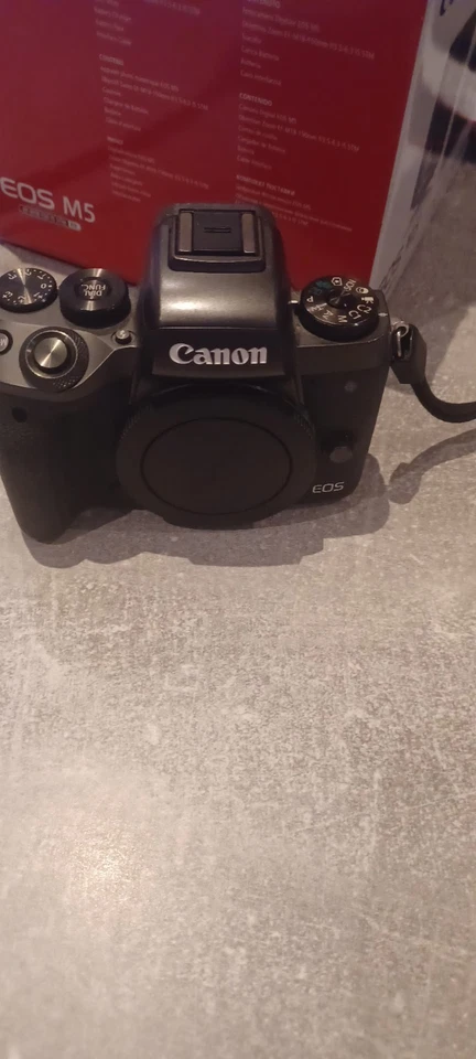 Canon EOS M5 беззеркальный корпус камеры EF-M крепление компактное зарядное устройство APS-C - Изображение 2 из 4