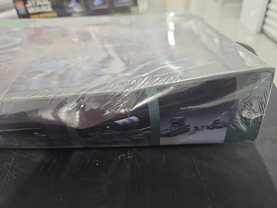 REVELL 1984 ROBOTECH ASSAULT SQUAD SEALED!!!!! - Image 3 of 4