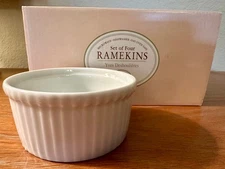 Williams-Sonoma New in Box Set of 4 Apilco France Porcelain White Ribbed Ramekin