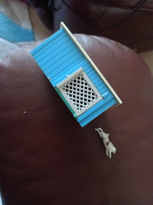 Britains Vintage Farm Animal Plastic Running Rabbit & Hutch 1:32 Scale Hutch VGC
