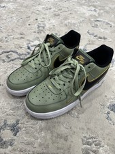 2021 Nike Air Force 1 07’ LV8 Metallic Swoosh Pack - Oil Green 787321_00.png.png main image 3