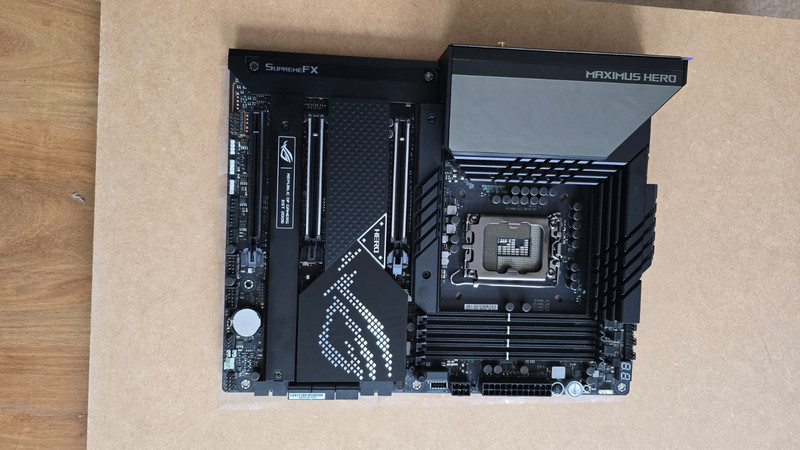 ASUS ROG Maximus Z690 Hero LGA 1700 ATX Intel DDR5 Gaming Motherboard