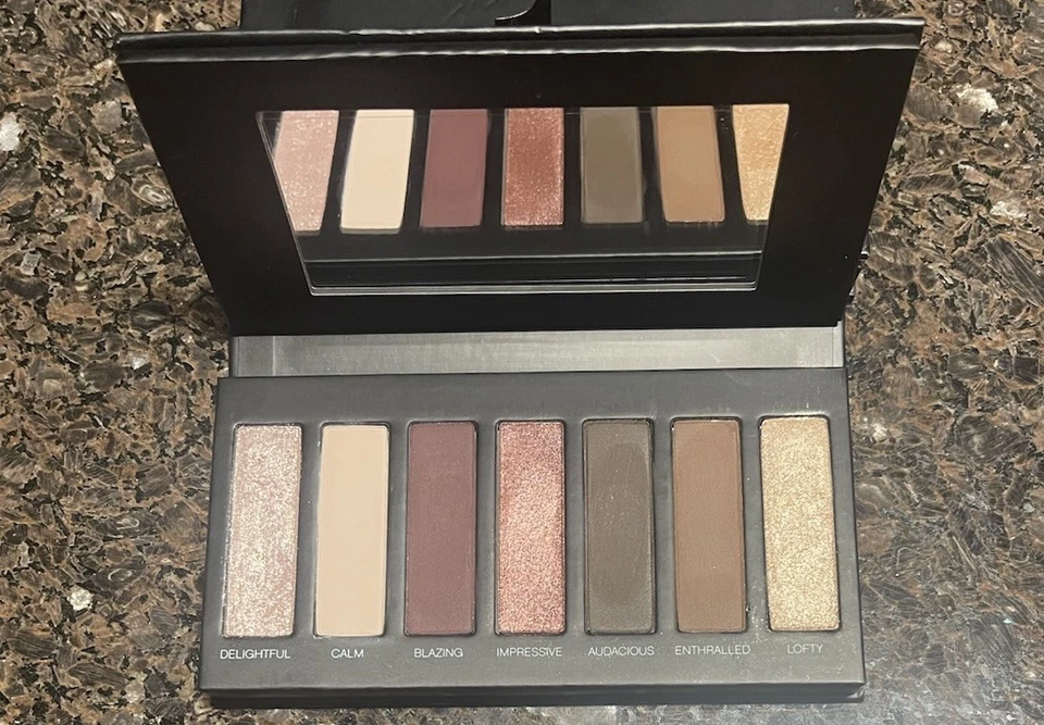 Younique Moodstruck Addiction Eyeshadow Palette 6 - Image 2 of 4