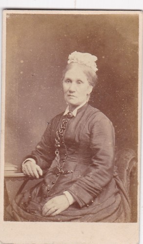 VICT. CDV FOTO.  SITZENDE DAME, MOTORHAUBE VON WILLIAM ROWE, LEICESTER