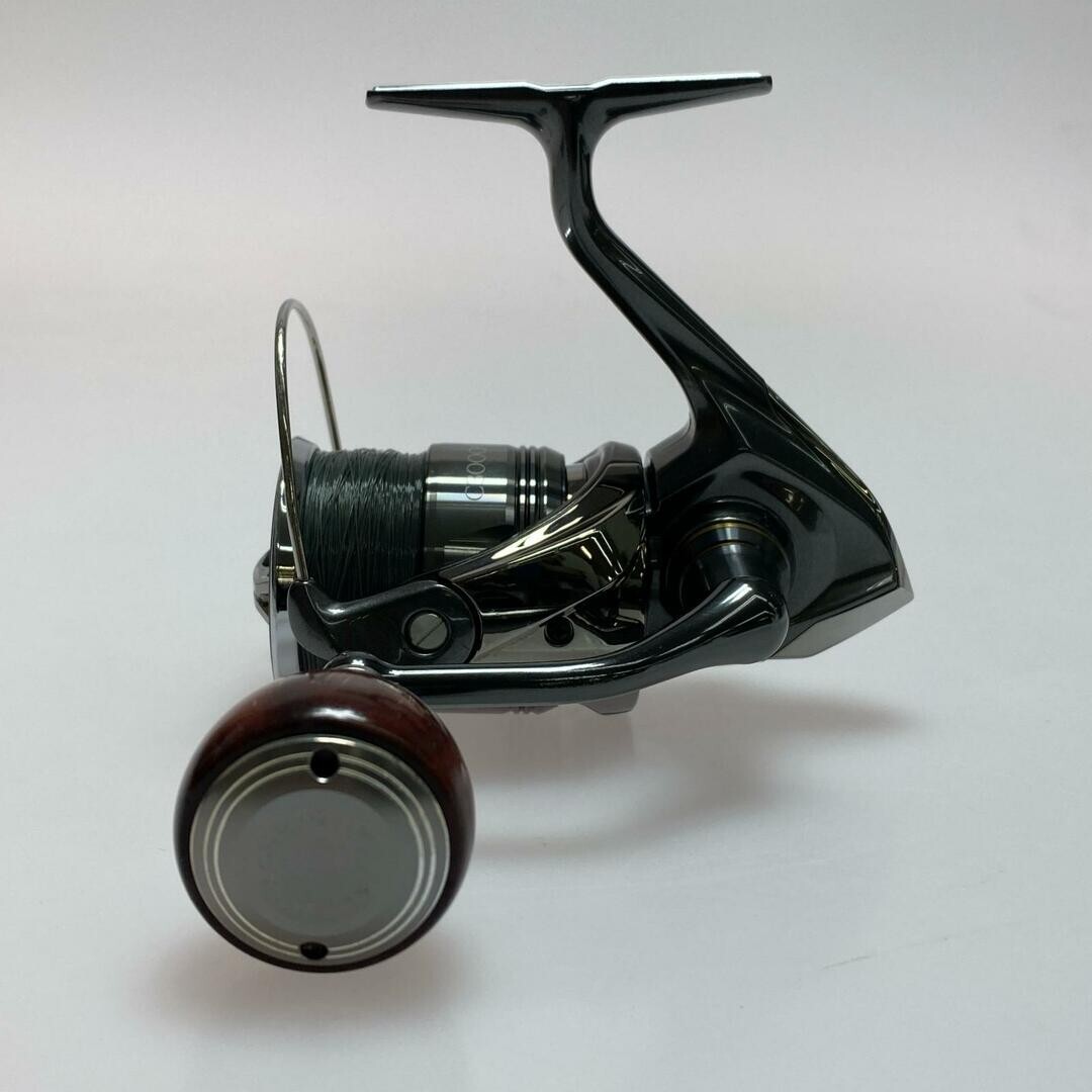 SHIMANO 24 Twin Power C3000MHG Spinning Reel w/ Wood Handle