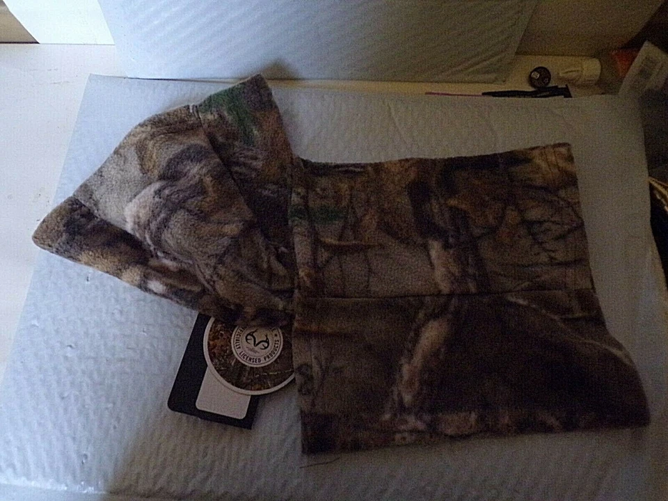 CABELAS FLEECE BEANIE/GAITER COMBO. REALTREE XTRA - Image 3 of 4