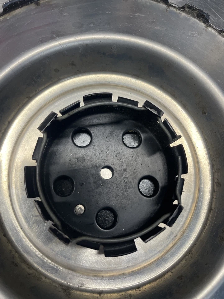 Tapacubos centrales Volvo 240 4 Corona 240 242 244 245 Foto 4 de 4