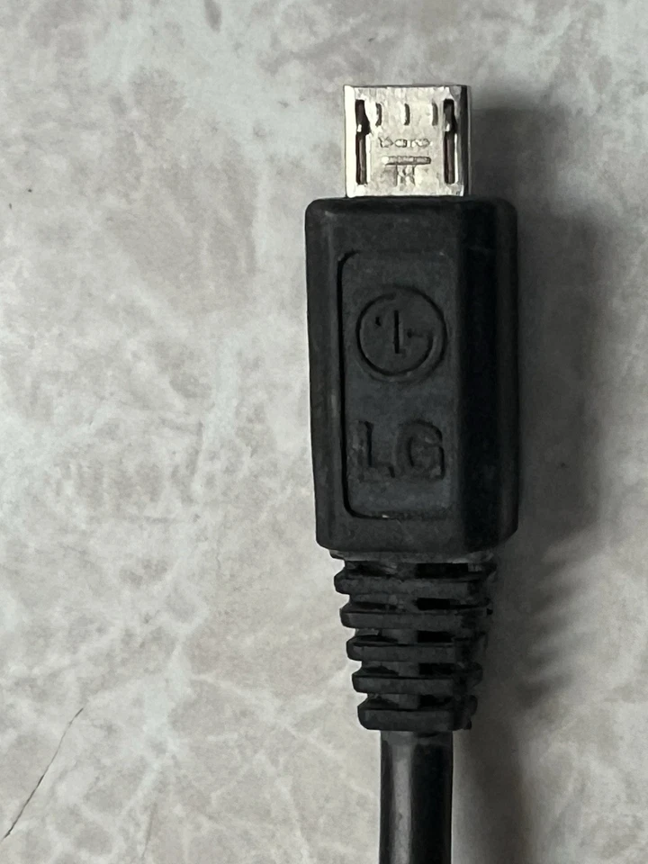 LG STA-U13WR Travel Power Adapter - Image 3 of 4