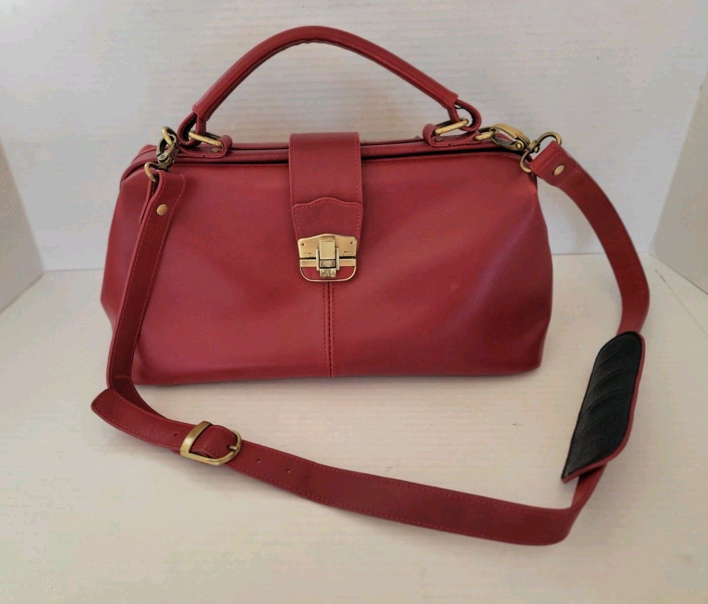 Ameri Leather Red Doctors Bag Handbag Crossbody P… - image 1