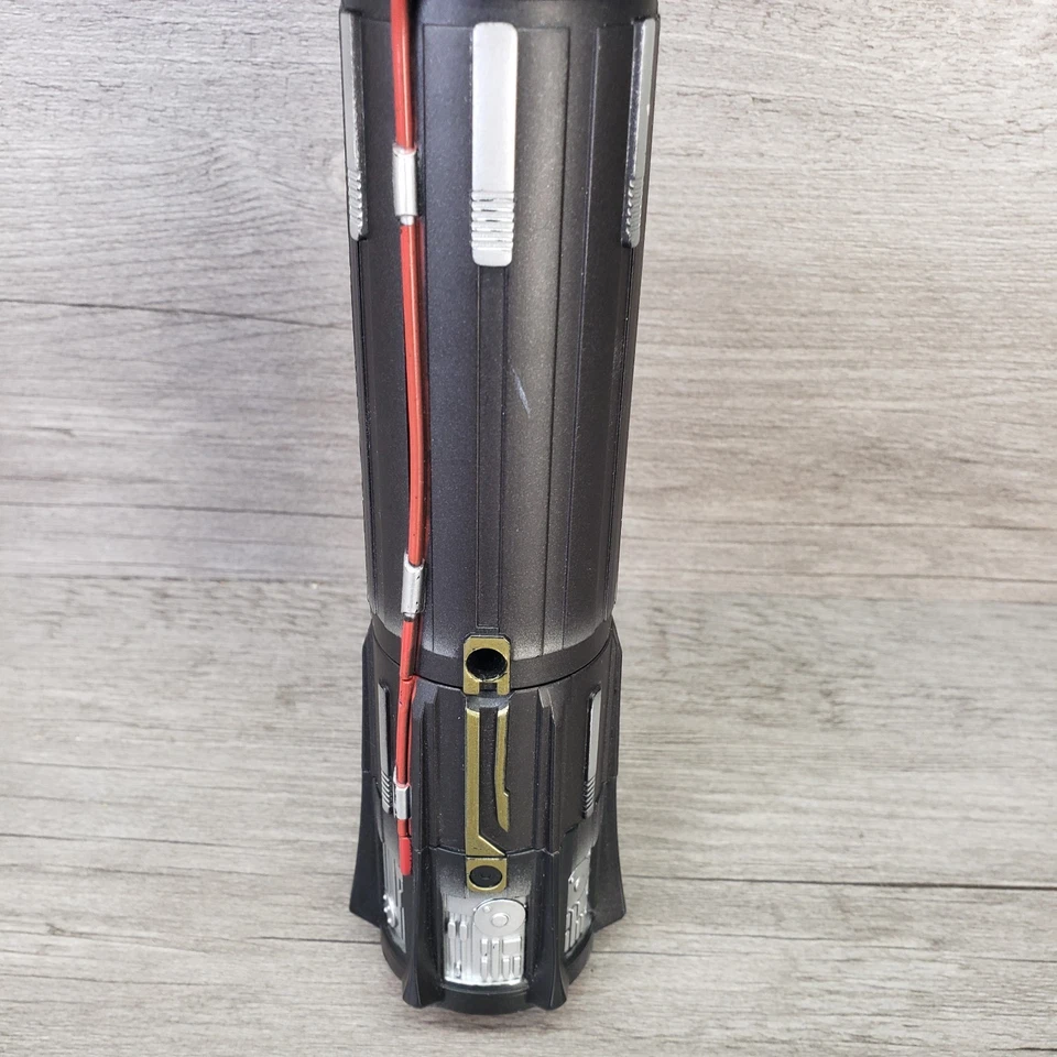 Star Wars The Black Series - Kylo Ren Force FX Deluxe Lightsaber 2015 B3925 Foto 4 de 4