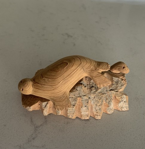 Native Alaskan Wood Handcarved Seal w/Pup -Artist Signed 1983 Hooper Bay - Picture 3 of 16