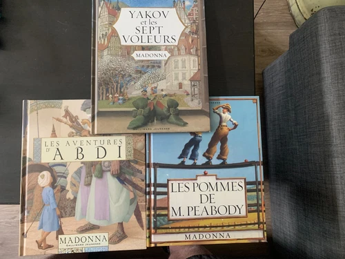 3 LIVRES MADONNA SELL ONLY IN FRANCE
