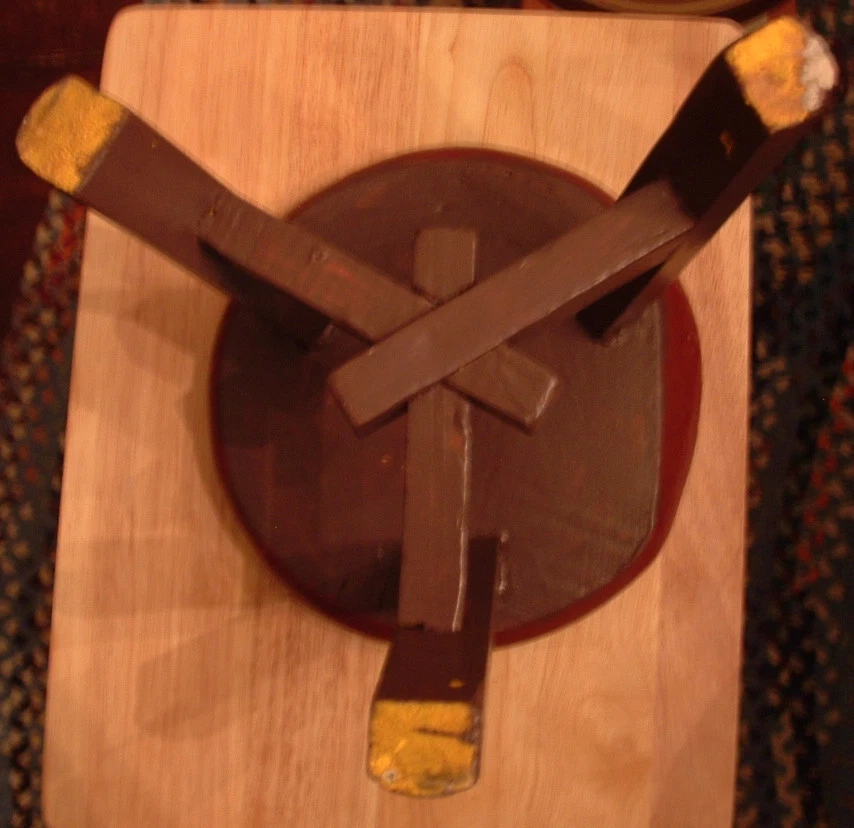 Small Round Wooden Stool Hand Painted Brown Background Rosemaling Design 3 legs - Image 3 of 4