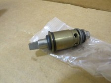 CHICAGO FAUCET Quaturn XT Quarter-Turn Hot Stem Assembly 1-100xt LH