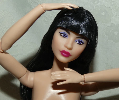 NUDE BARBIE SIGNATURE LOOKS # 19 LINA TALL BLACK HAIR BANGS MADE TO MOVE DOLL