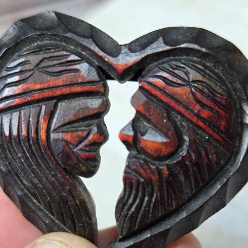 Vtg Hokkaido Wood Carved Heart brooch Artist signed Rare Jewelry dated 1965 - Picture 10 of 22