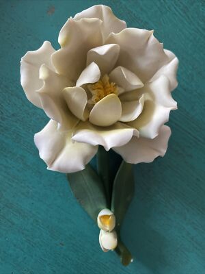 Capodimonte Porcelain Pale Yellow Rose Figurine Cesar Capodimonte, Made in Italy