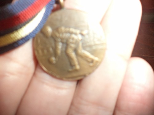 Vintage British Medal Badge Charm LAWN BOWLING NECKLACE PENDANT LONDON RIBBON - Picture 5 of 5