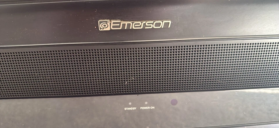 Emerson Funai 37" LCD EWL3706  LCD / HDTV Flat Screen Gaming TV w/o Remote - Image 3 of 4