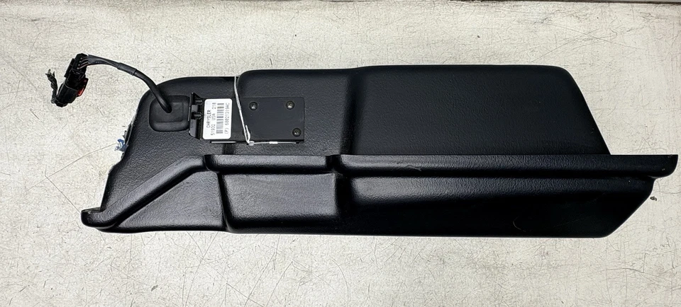 06-10 CARGADOR DODGE CHALLENGER CHRYSLER 300 KICKER SUBWOOFER MONTADO EN EL MALETERO J455 Foto 3 de 4