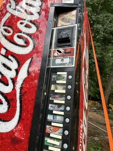 Coca-Cola 7 Select 7-Selection Bottle Vending Machine Coin/Bill, 115V 250B